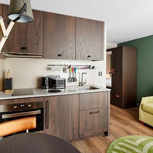 One-Bedroom Twin Suite